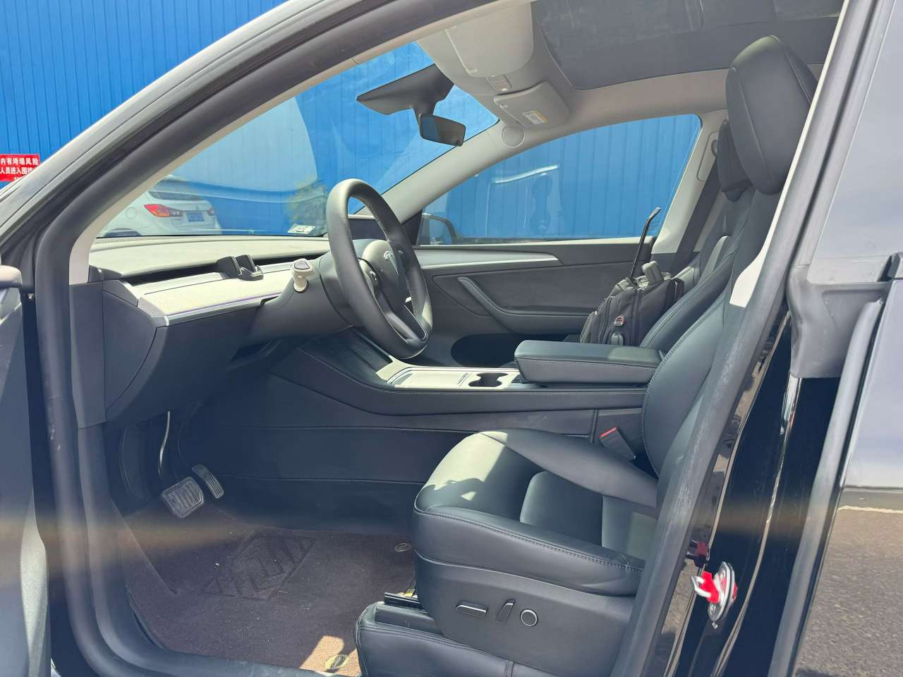 Tesla Model Y 2024 Model Y 4