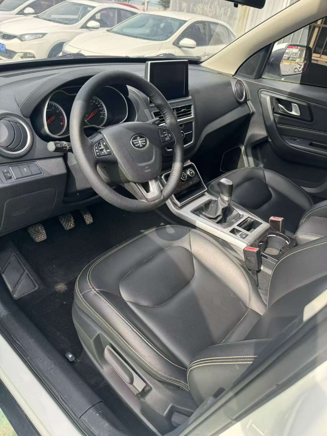 Bestune X40 1.6 Manual Sunroof 2