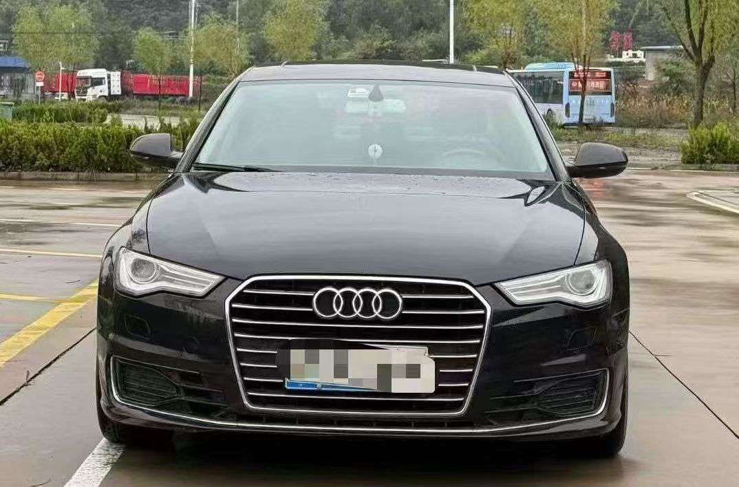 Audi A6 2.5L V6 Automatic Sunroof