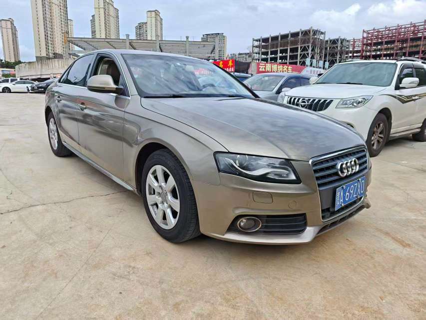 Audi A4L 2.0T Luxury 3