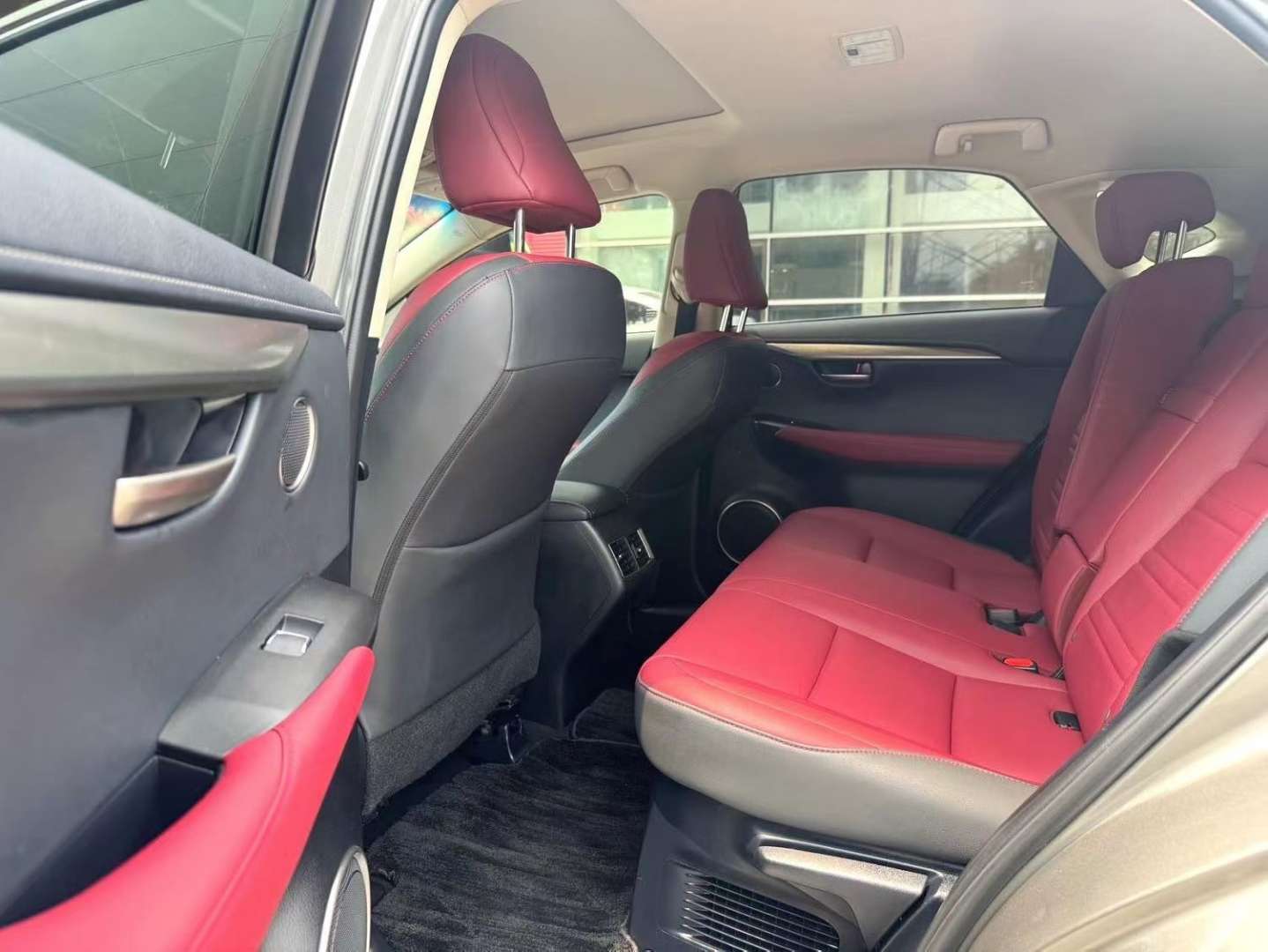 Lexus NX 2020 NX300h 2.5 CVT Premium 6