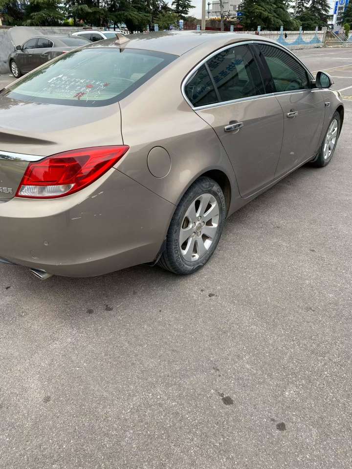 Buick Regal 2.0L Automatic High Trim 6