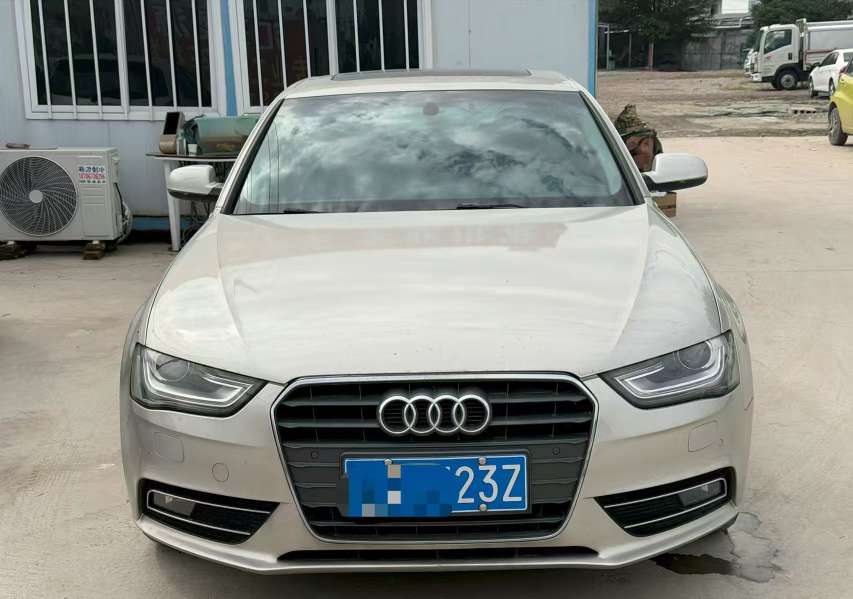 Audi A4L 2015 2.0T Automatic With Sunroof