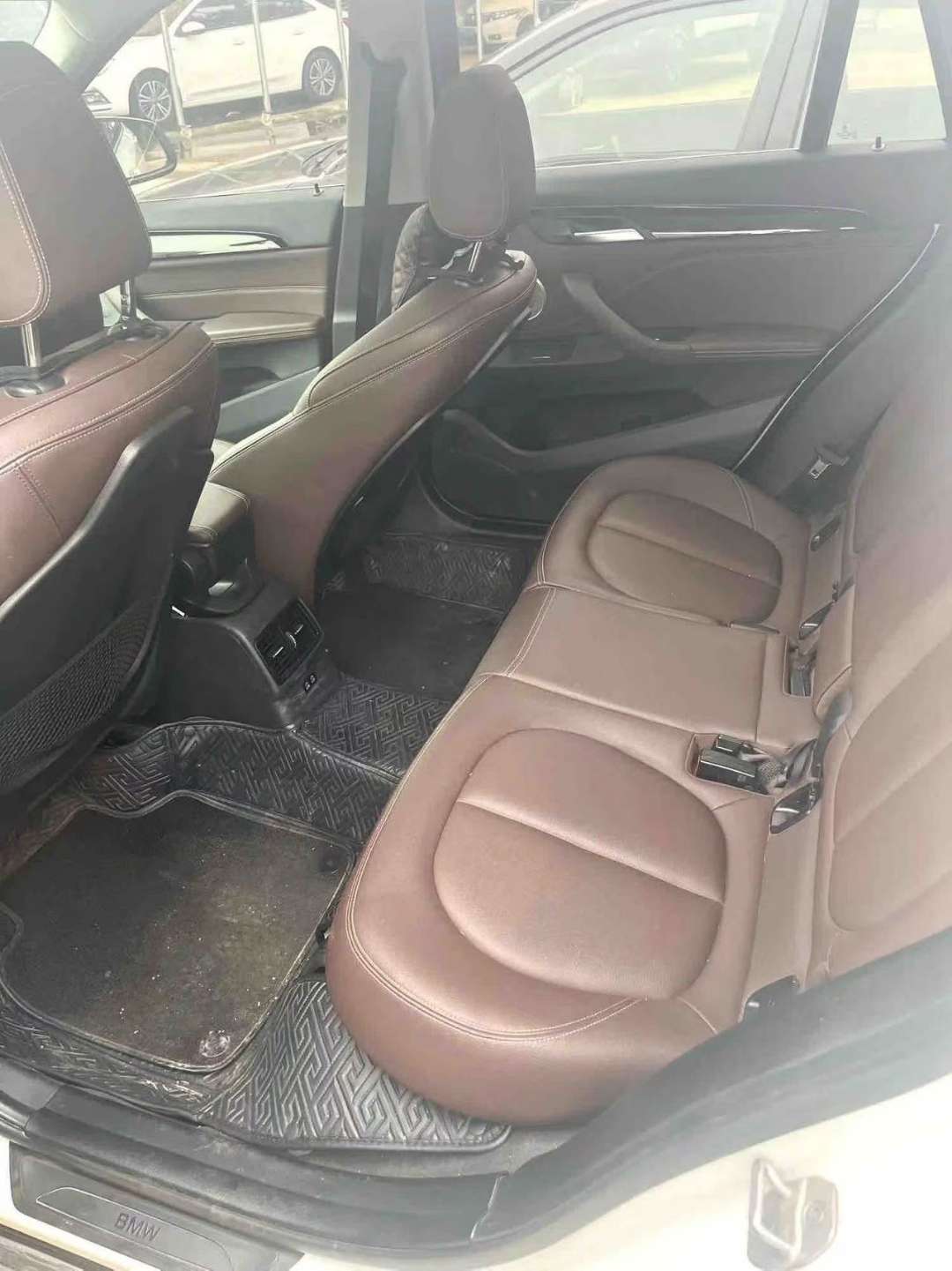 BMW X1 1.5T Premium Trim 5