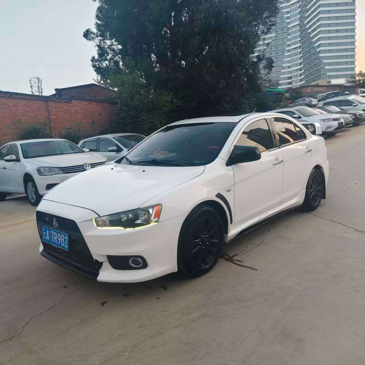 Mitsubishi Lancer 1.8L Manual with Sunroof 2