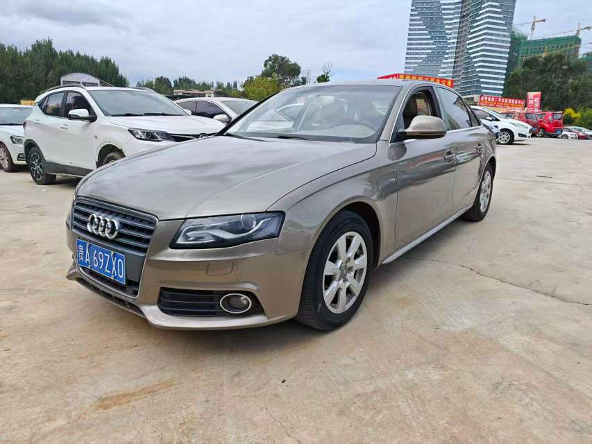 Audi A4L 2.0T Luxury 2
