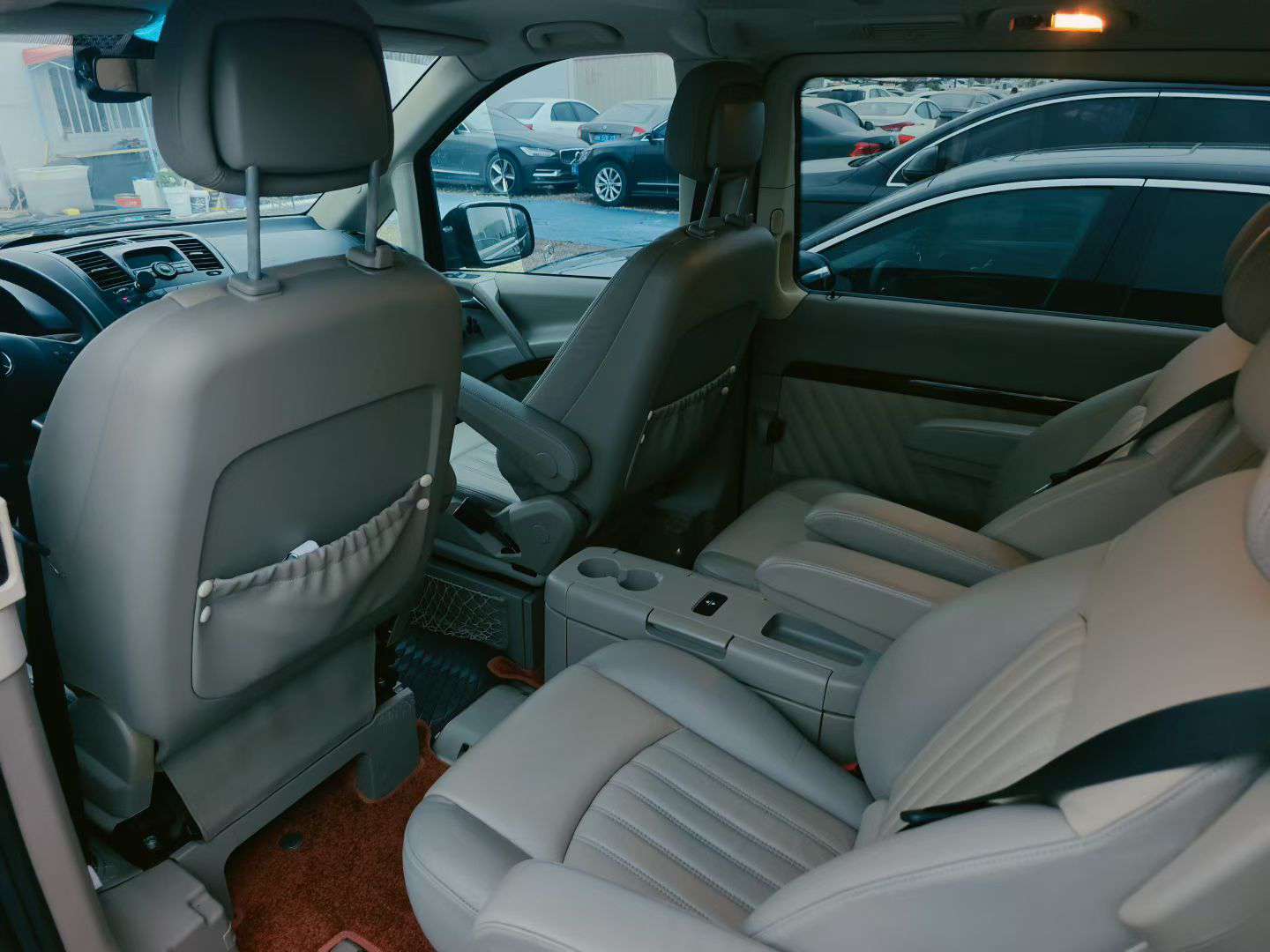 Mercedes-Benz Vito 7-Seater Luxury 6