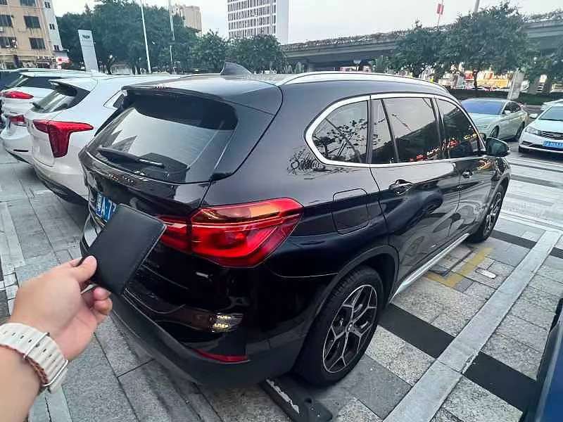 BMW X1 sDrive18Li Luxury 3