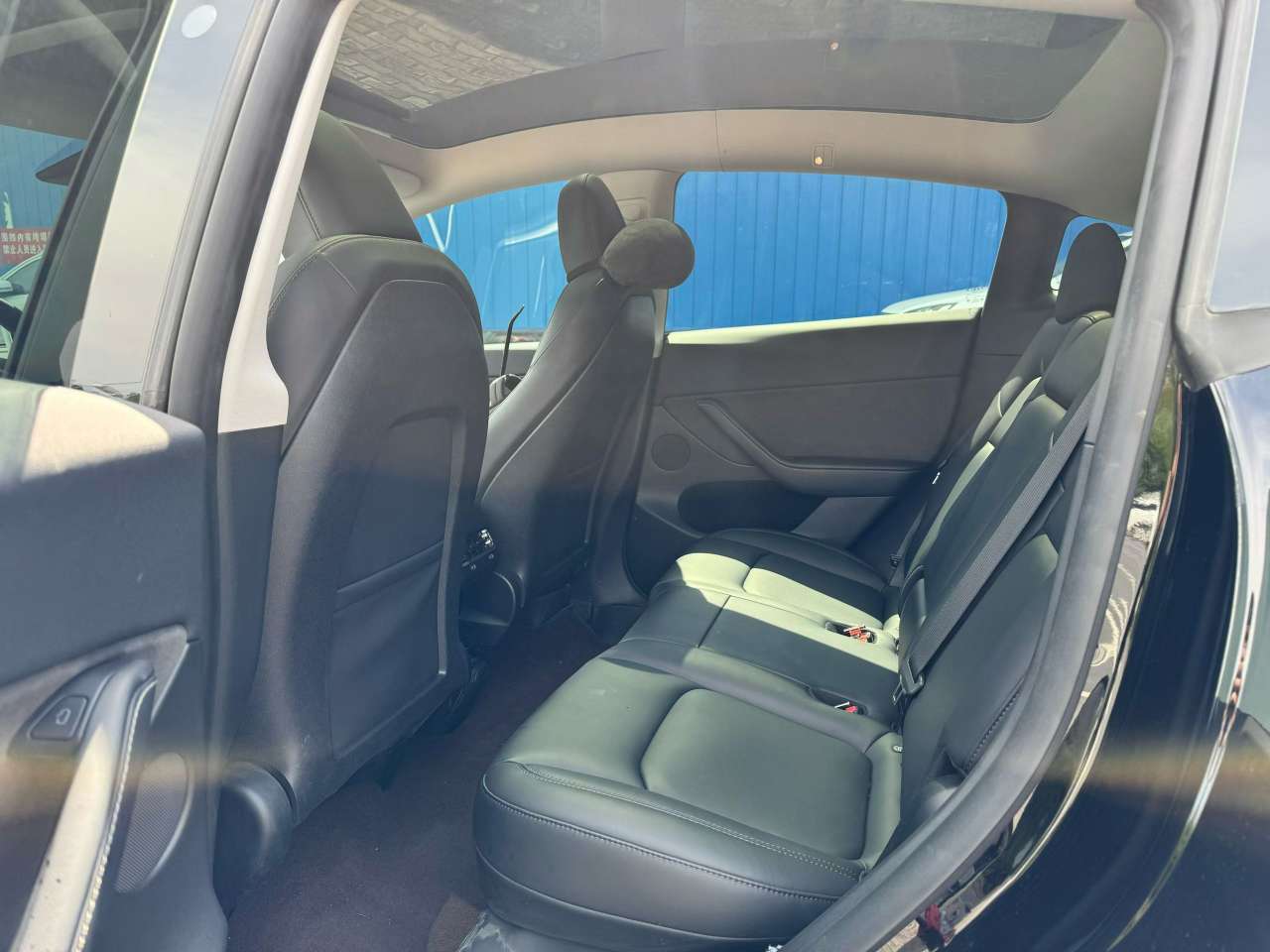 Tesla Model Y 2024 Model Y 5