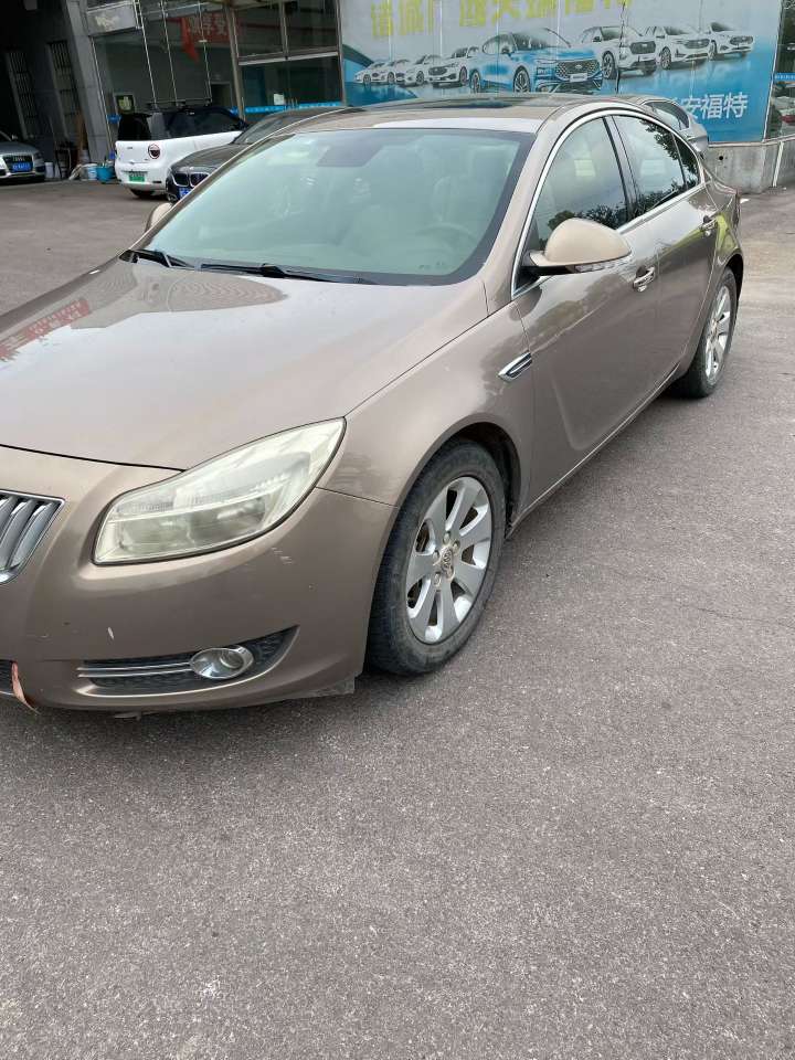 Buick Regal 2.0L Automatic High Trim 3