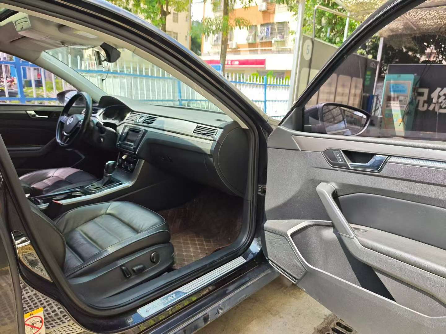Volkswagen Passat 280TSI DSG Prestige 6