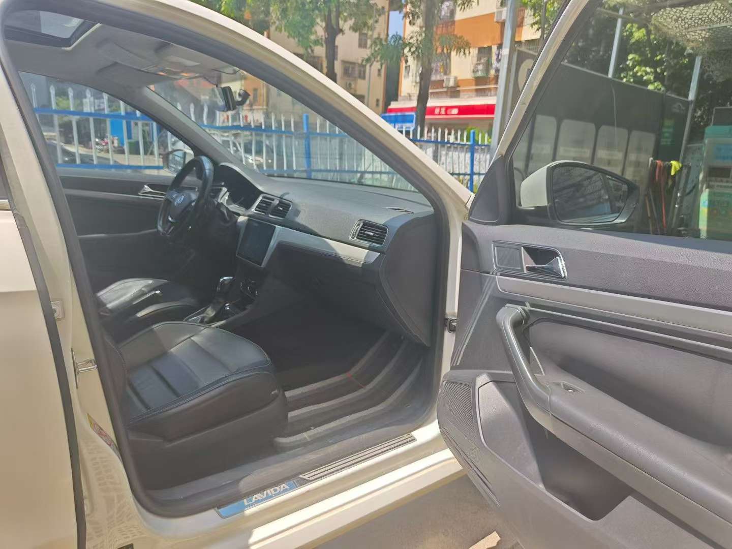 Volkswagen Lavida 230TSI DSG Comfort Edition 6