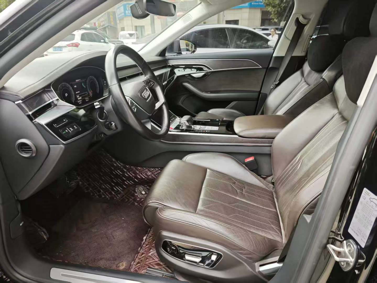 Audi A8L 4