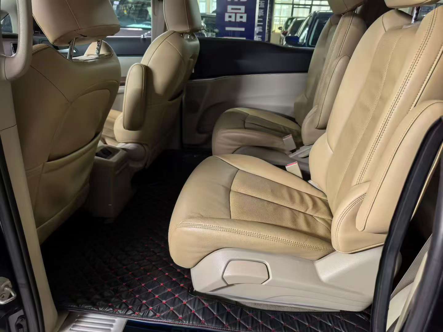 Buick GL8 2.4L Luxury 6