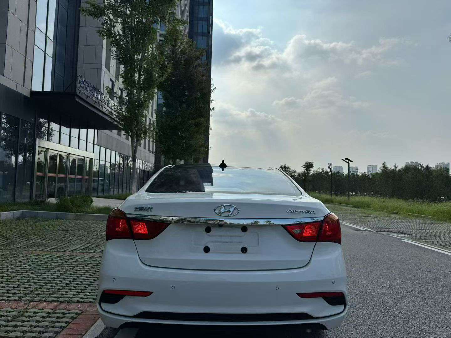 Hyundai Mistra 7