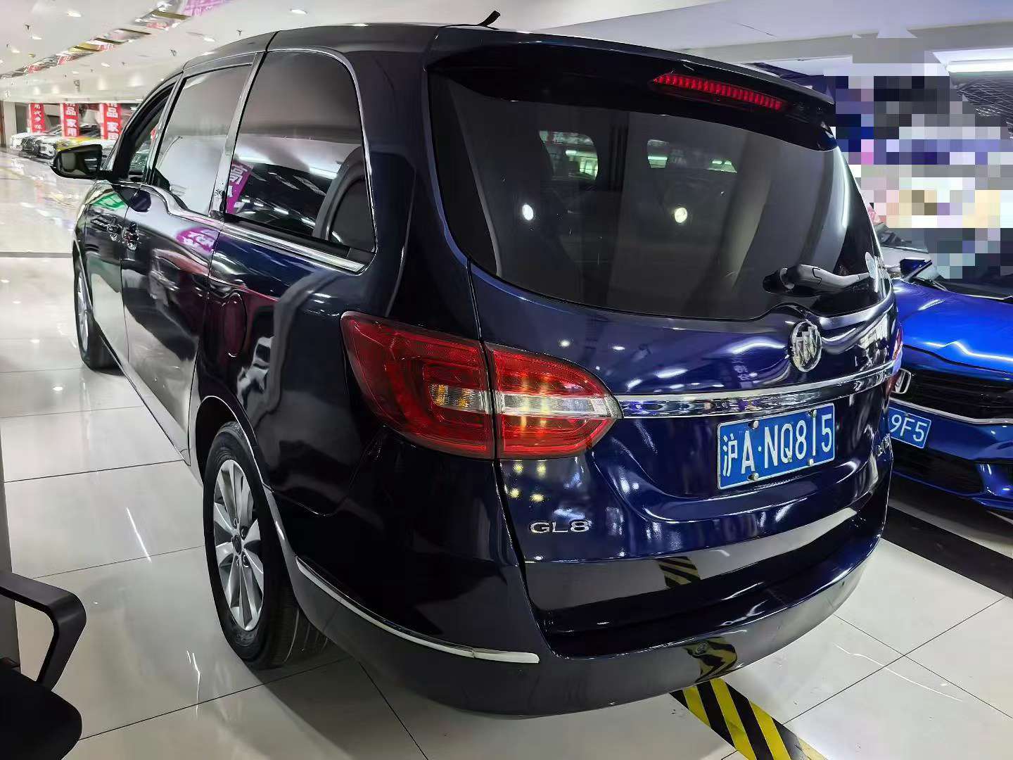 Buick GL8 2.4L Luxury 4