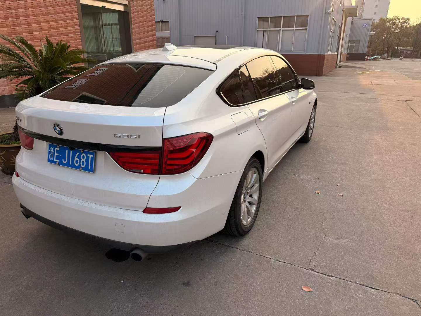 BMW 5 Series GT 2012 535GT 9