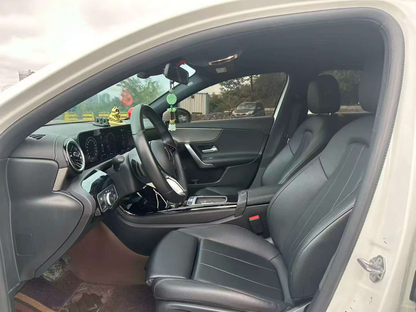 Mercedes-Benz A180L A180L 1.3T 4