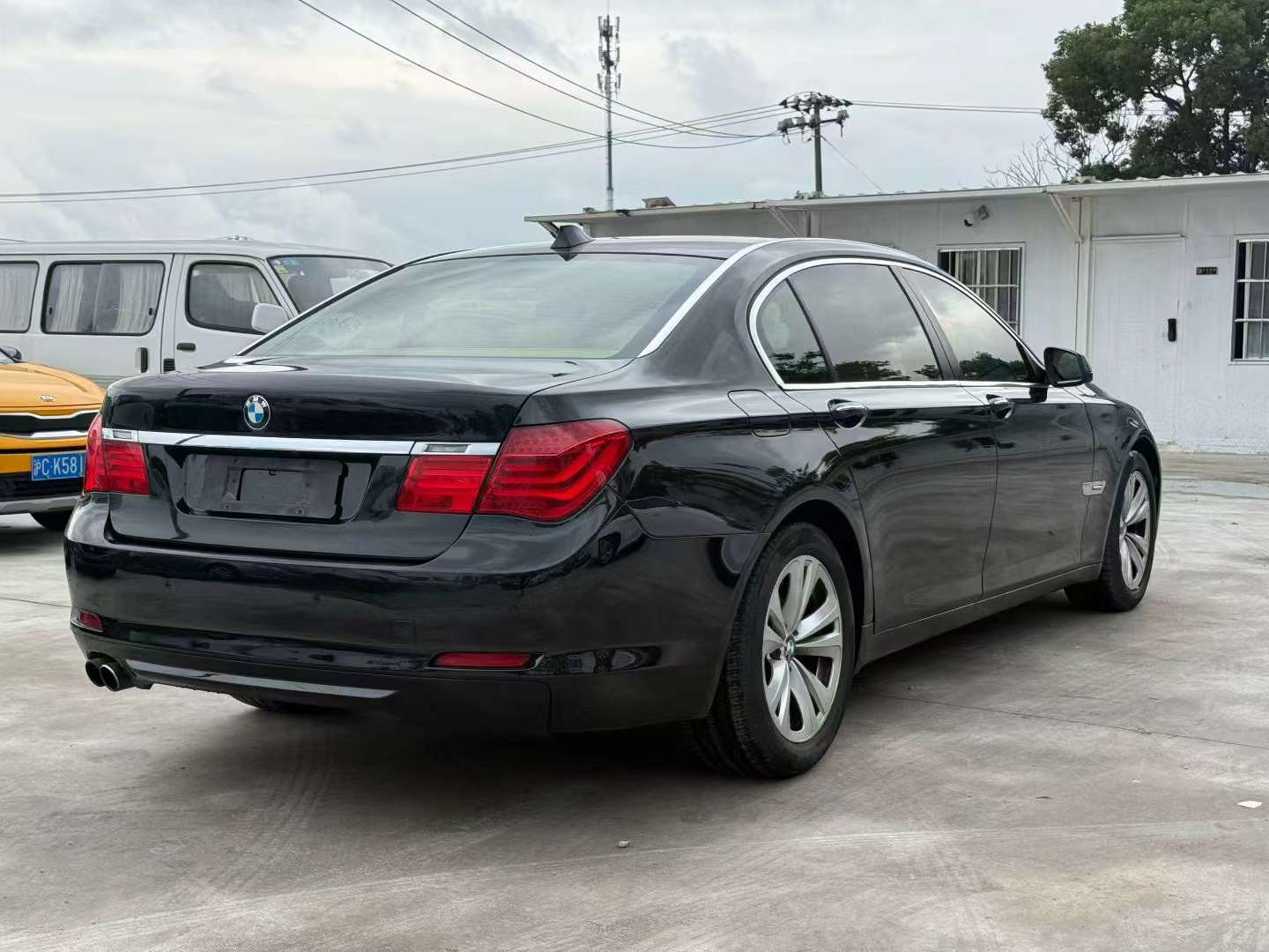 BMW 7 Series 730Li Elegant 4
