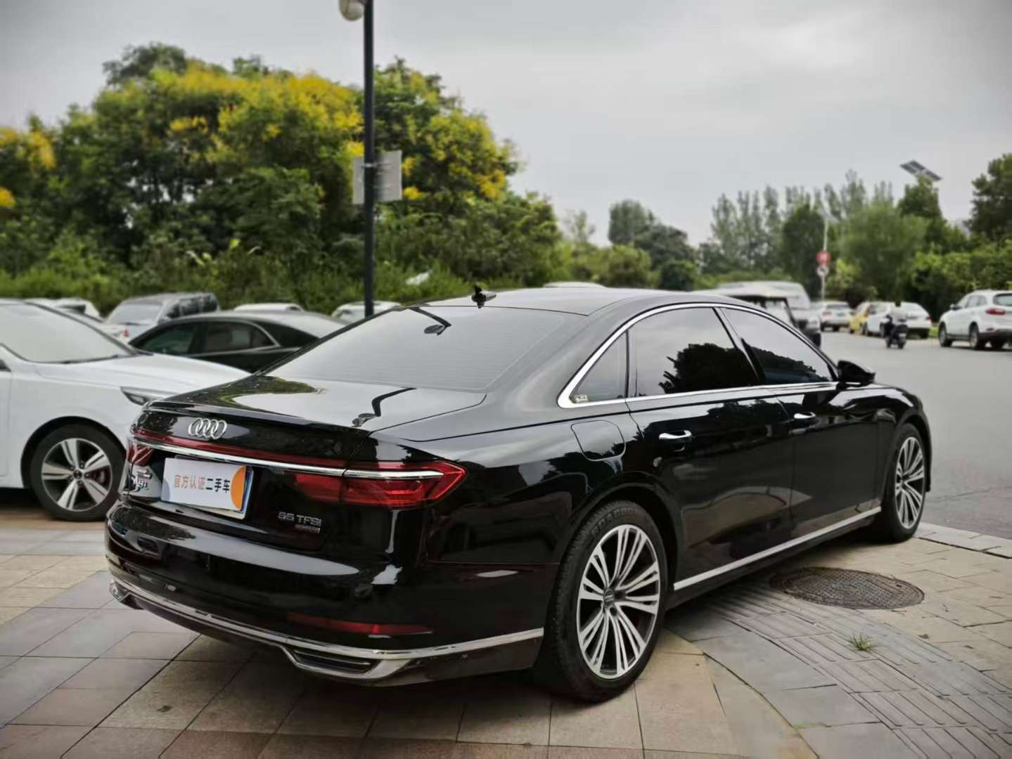 Audi A8L 7
