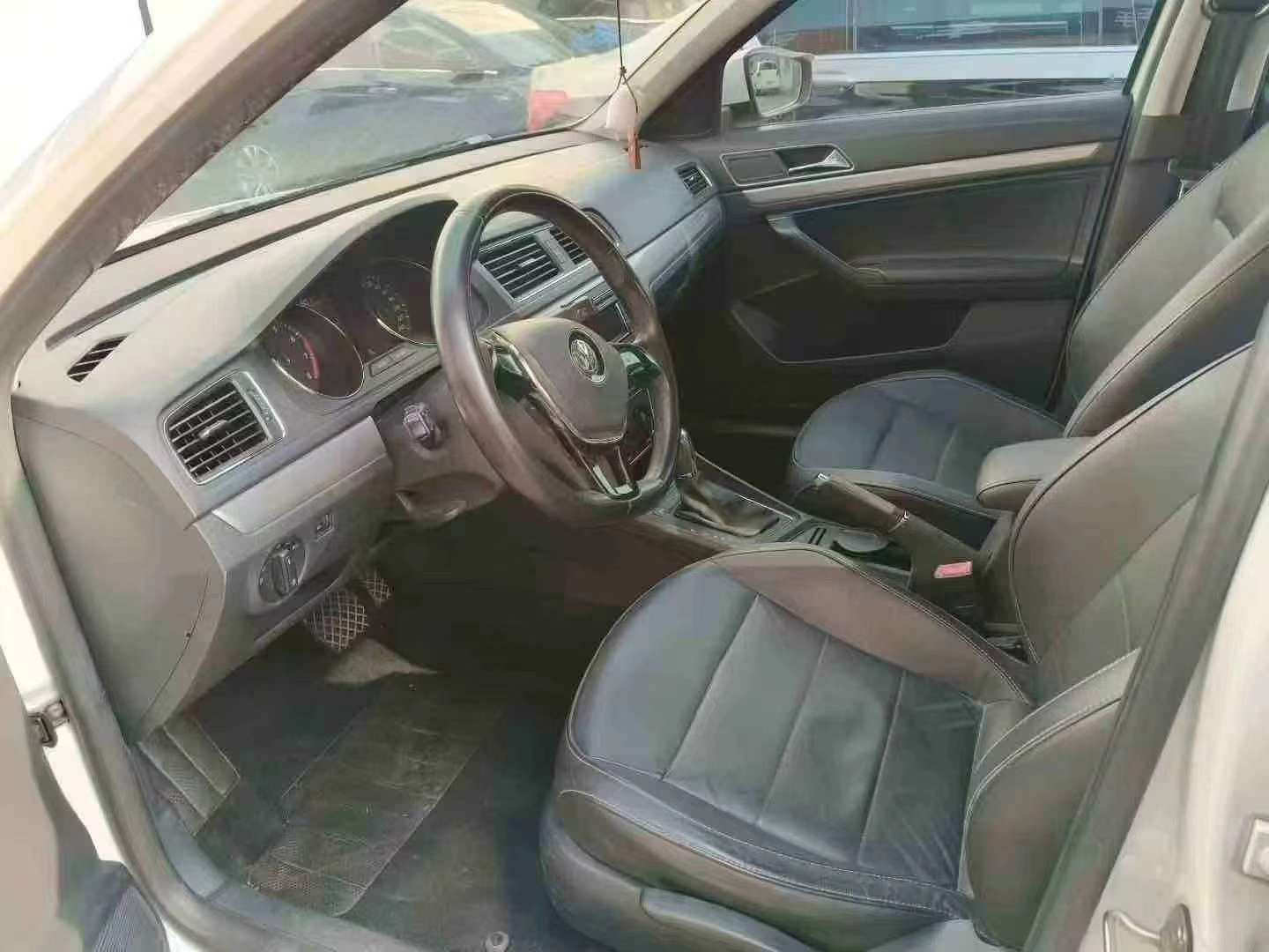 Volkswagen Lavida Facelift Automatic 8