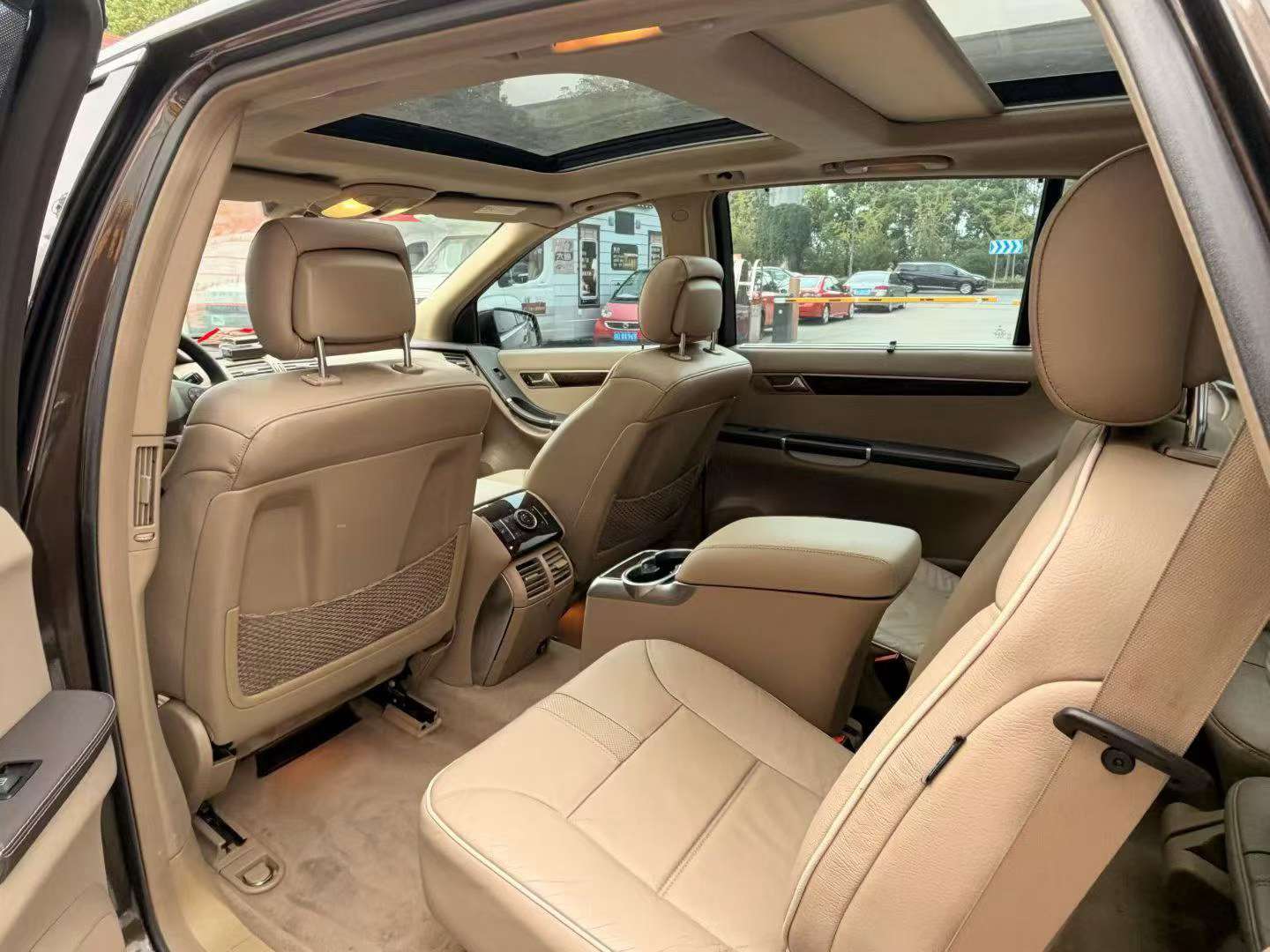 Mercedes-Benz R-Class 5