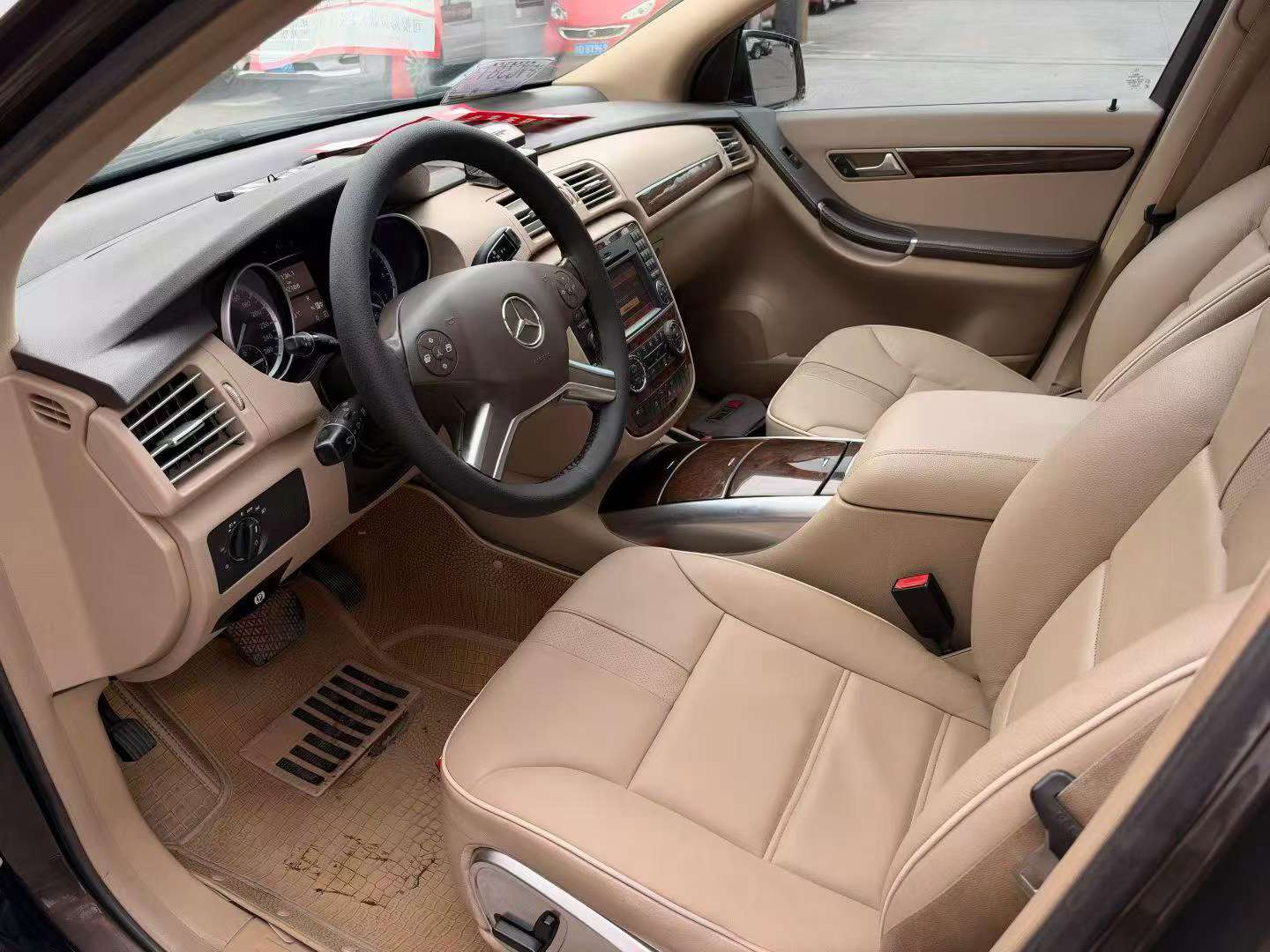 Mercedes-Benz R-Class 4