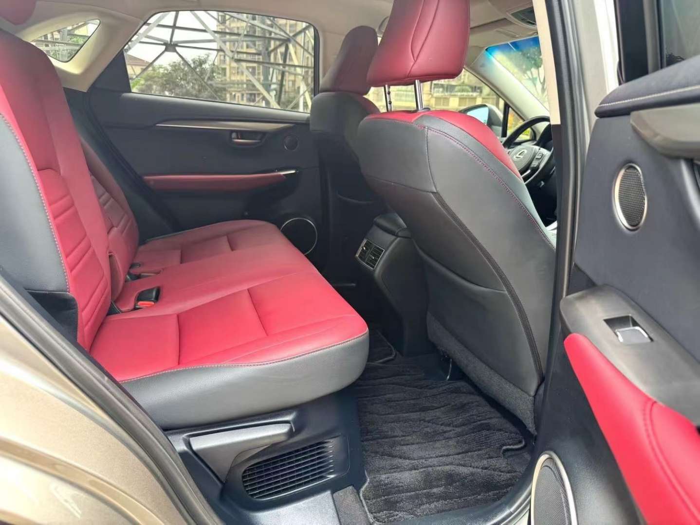 Lexus NX 2020 NX300h 2.5 CVT Premium 7