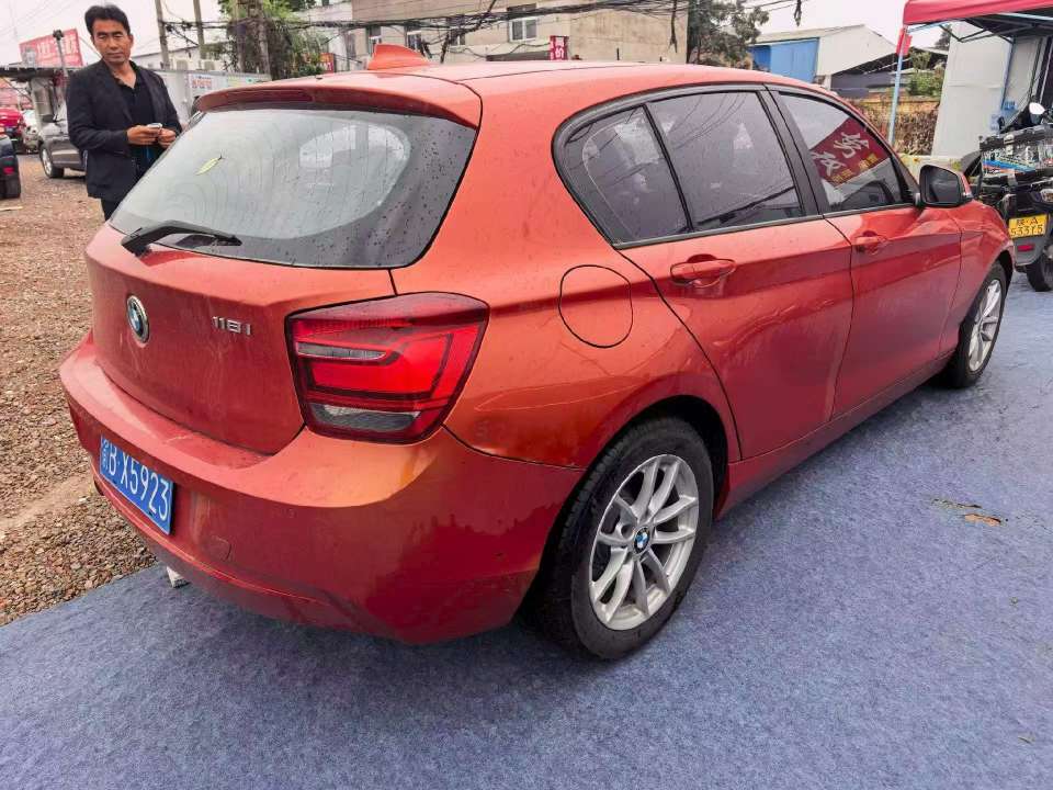 BMW 1 Series 118i Automatic High Trim 6