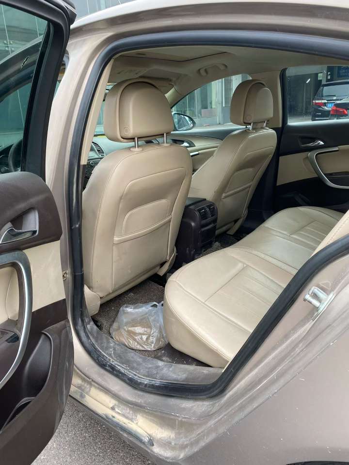 Buick Regal 2.0L Automatic High Trim 8