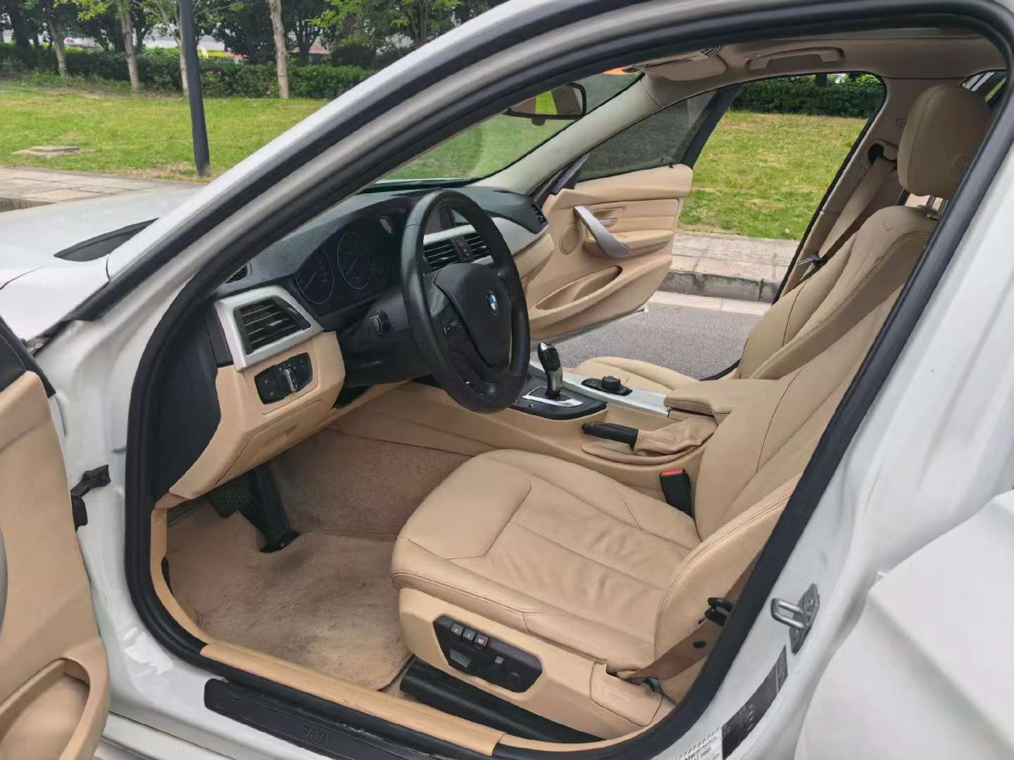 BMW 3 Series 2014 320i 2.0T Fashion 6