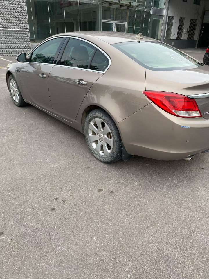 Buick Regal 2.0L Automatic High Trim 5