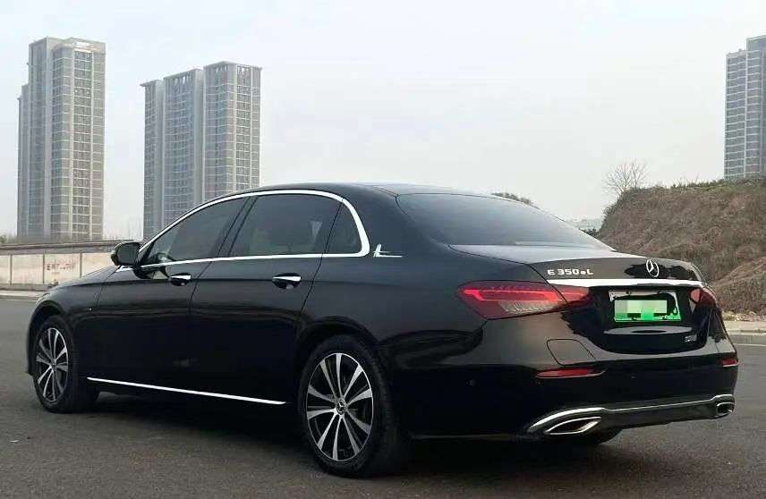 Mercedes-Benz E-Class 2021 E350eL 8