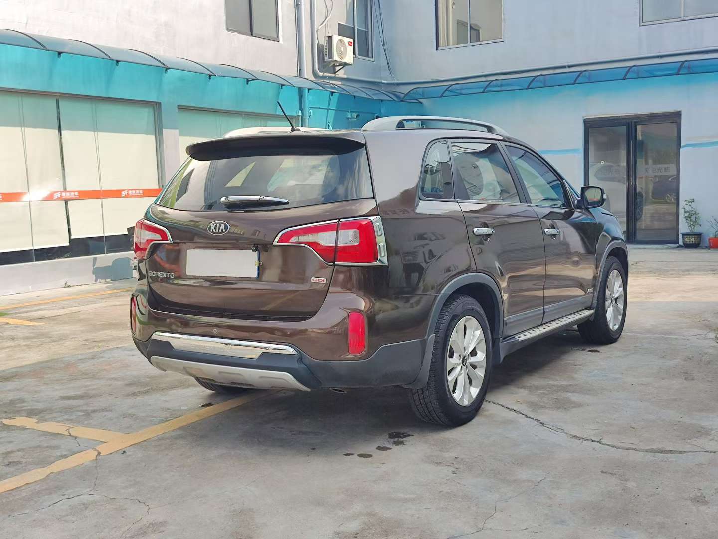 Kia Sorento 2.4L (Import) AWD High Trim 9