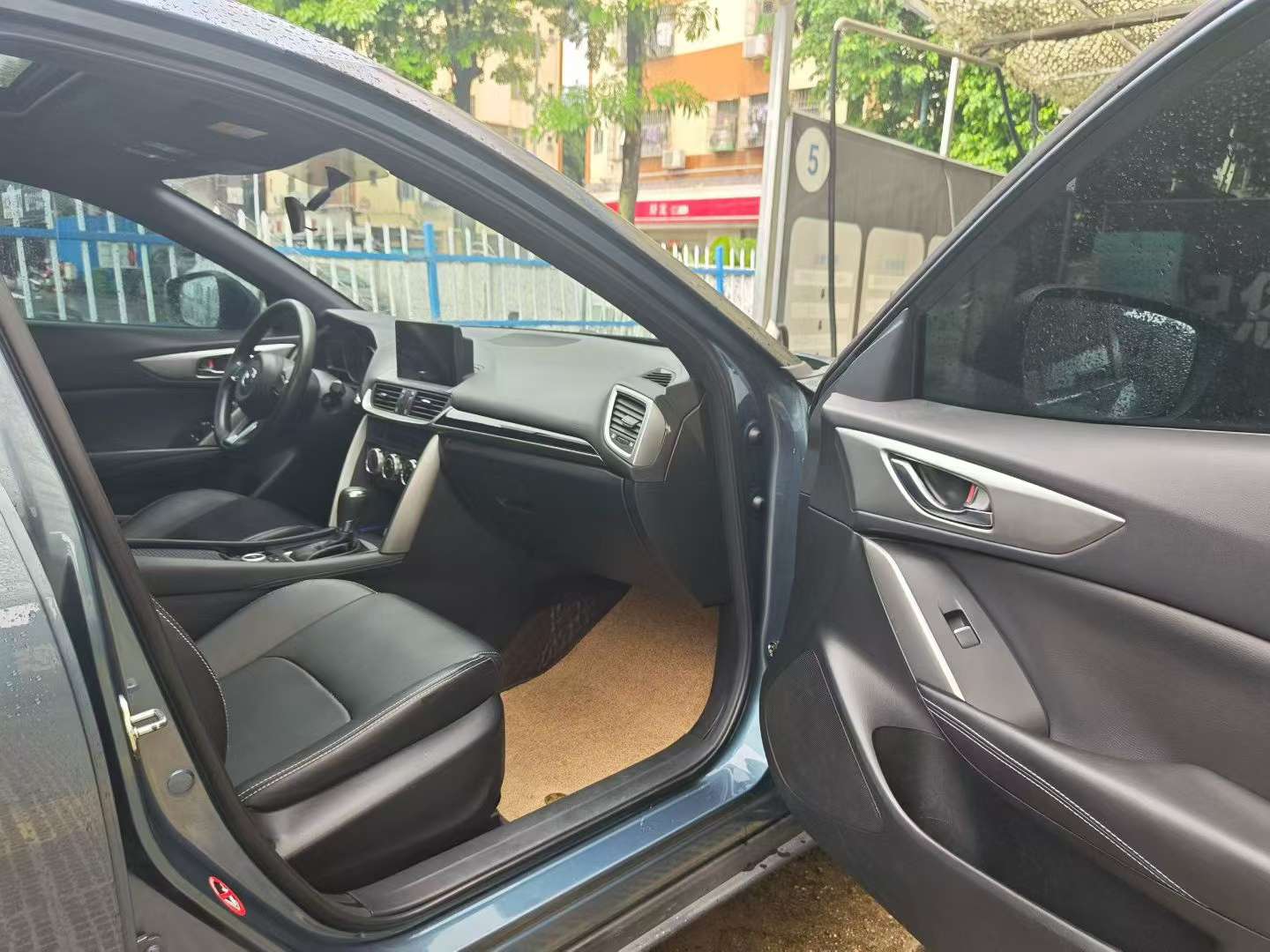 Mazda CX-4 2.0L Automatic 2WD Sky Activ Active Edition 6