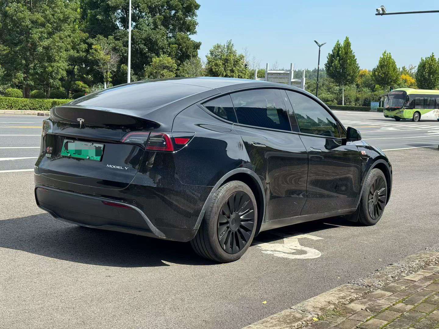 Tesla Model Y 2024 Model Y 3