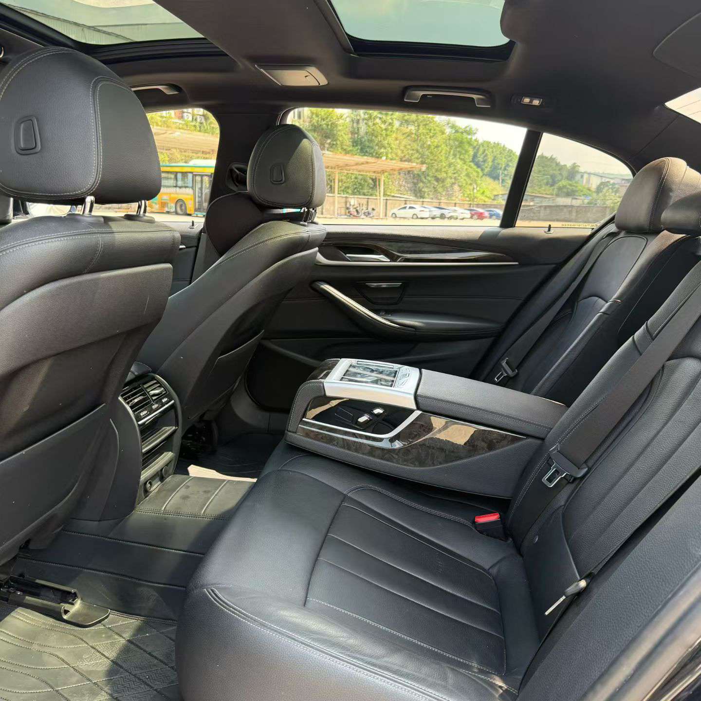 BMW 5 Series 2023 530Li M Sport 7