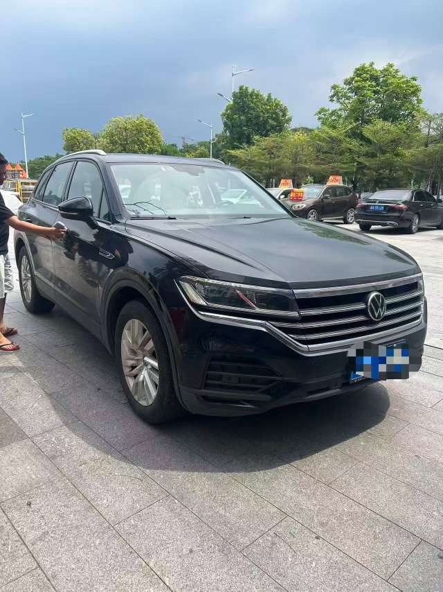 Volkswagen Touareg 2.0T Automatic Navigation Edition 7