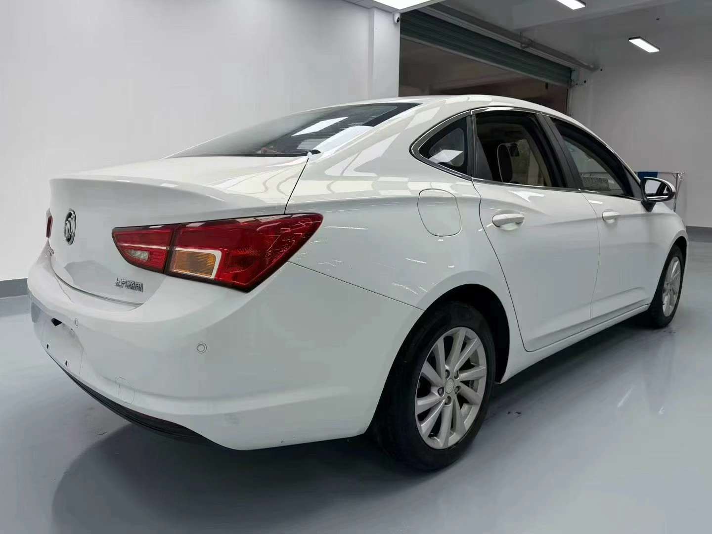 Buick Verano 6