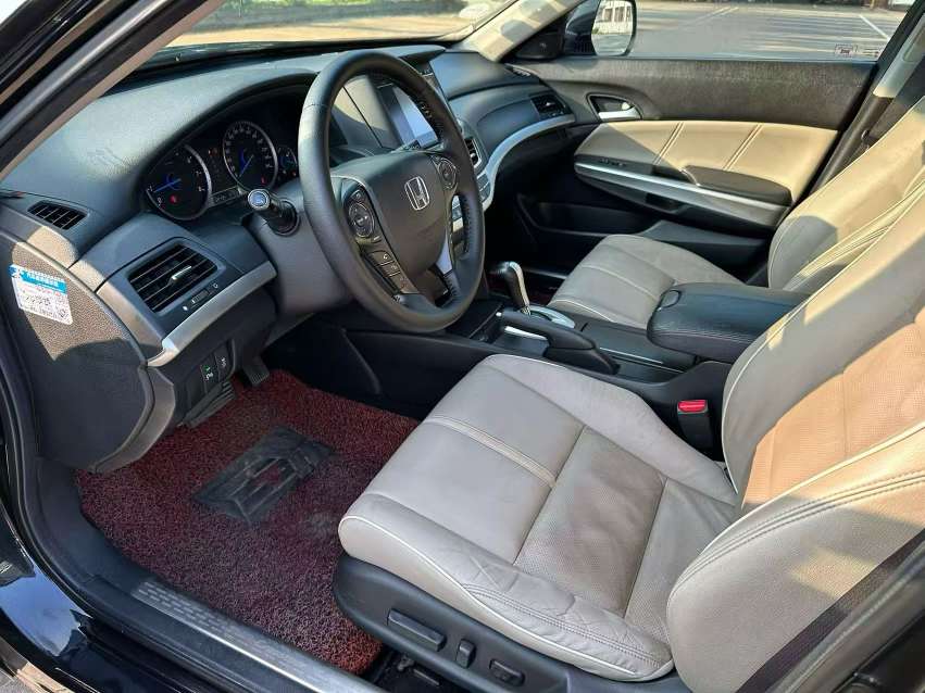 Honda Crosstour 2014 Luxury Navigation Edition 2.4L 4