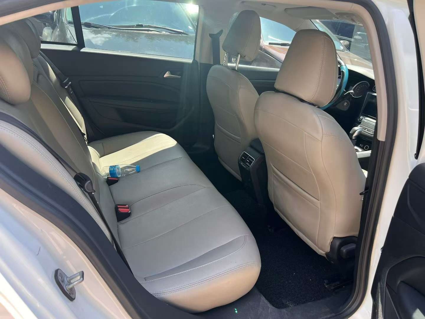 Peugeot 408 5