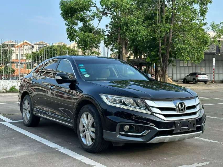 Honda Crosstour 2014 Luxury Navigation Edition 2.4L 3