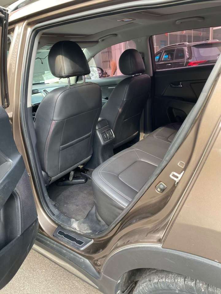 Kia Sportage 2015 2.0L Automatic High Trim 8