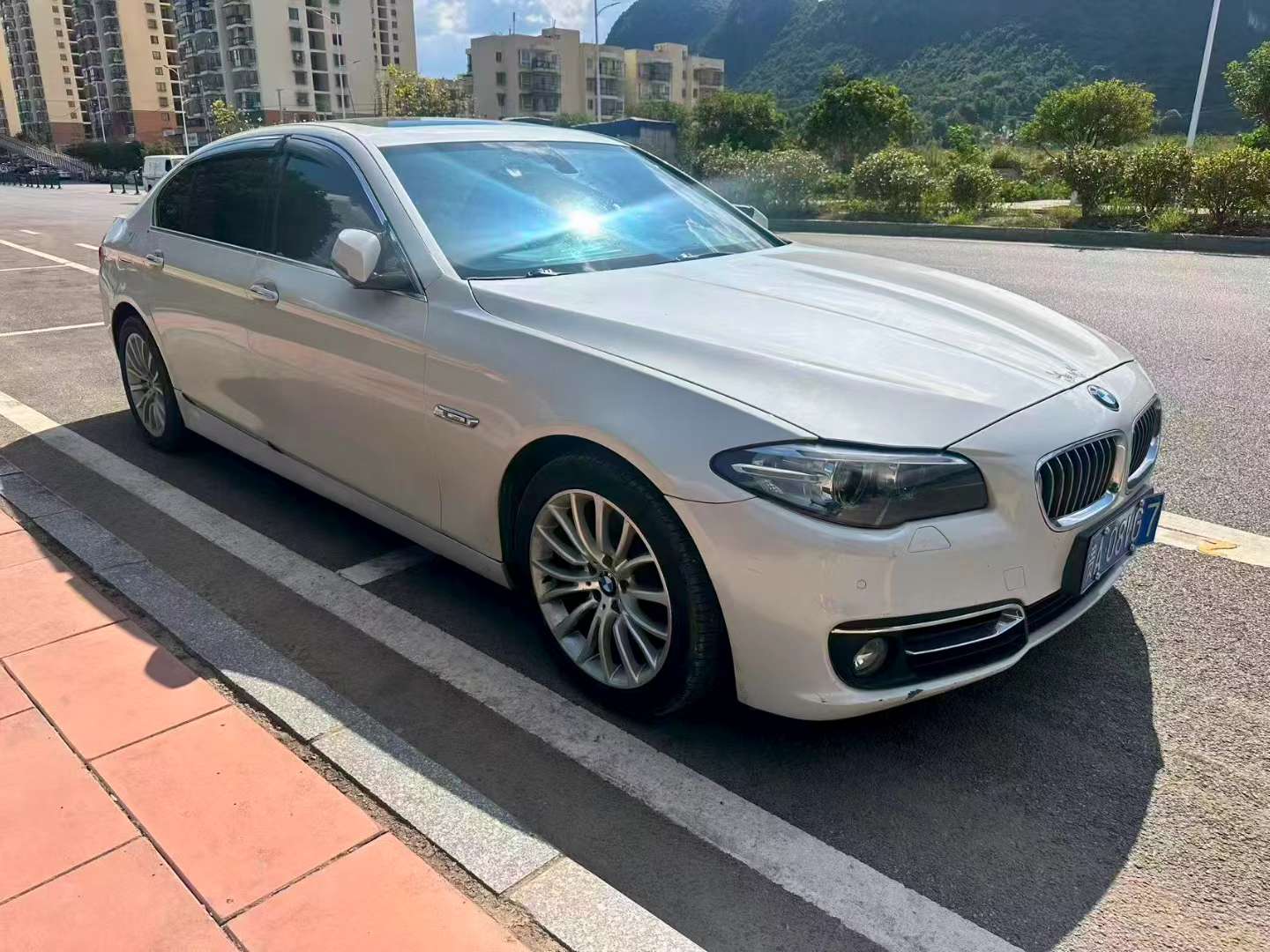 BMW 5 Series 525Li Luxury