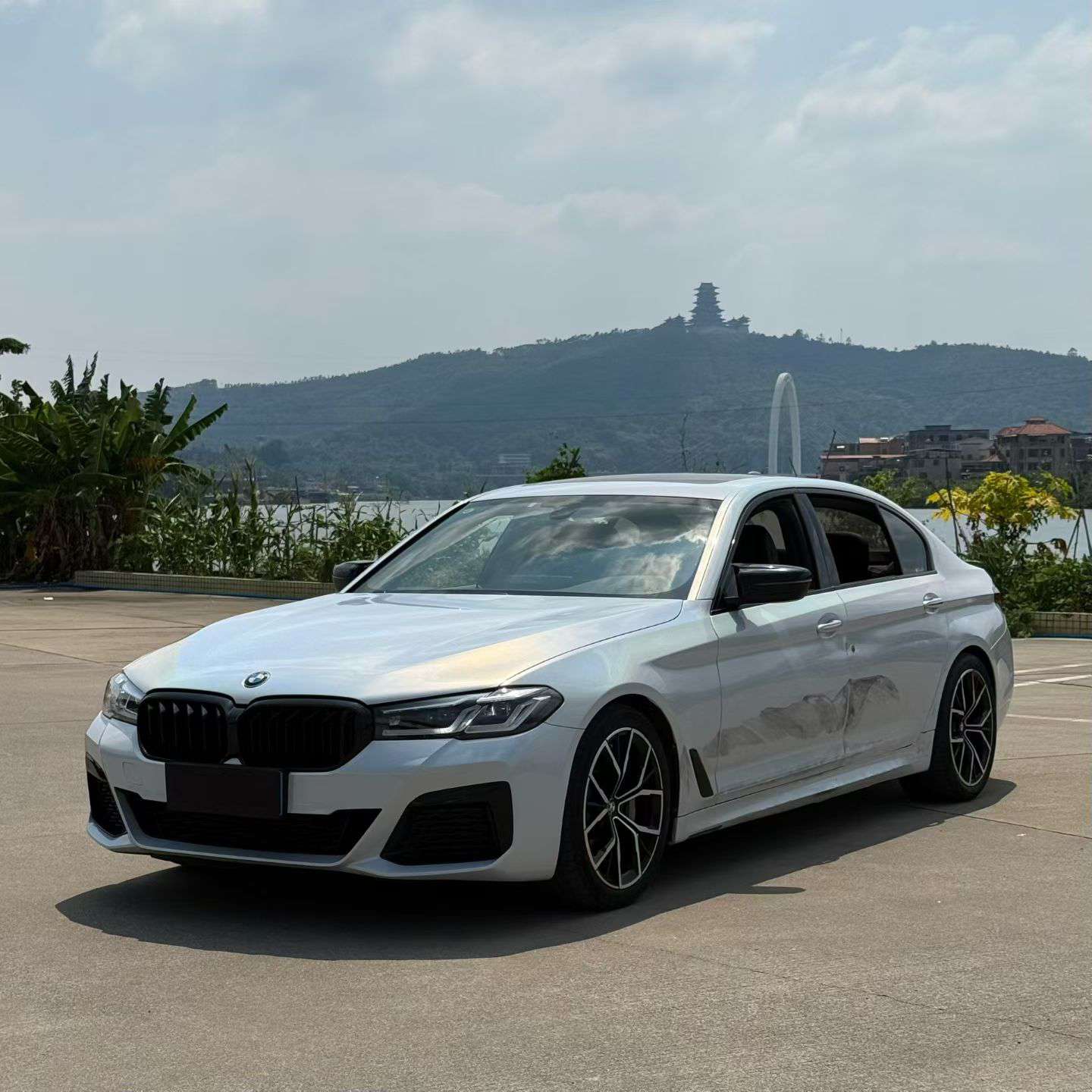 BMW 5 Series 2023 530Li M Sport 2