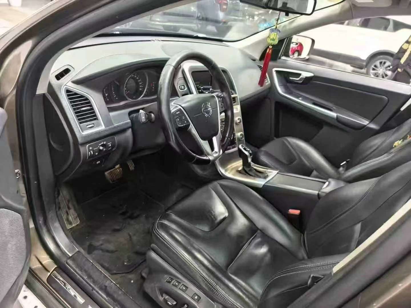 Volvo XC60 9