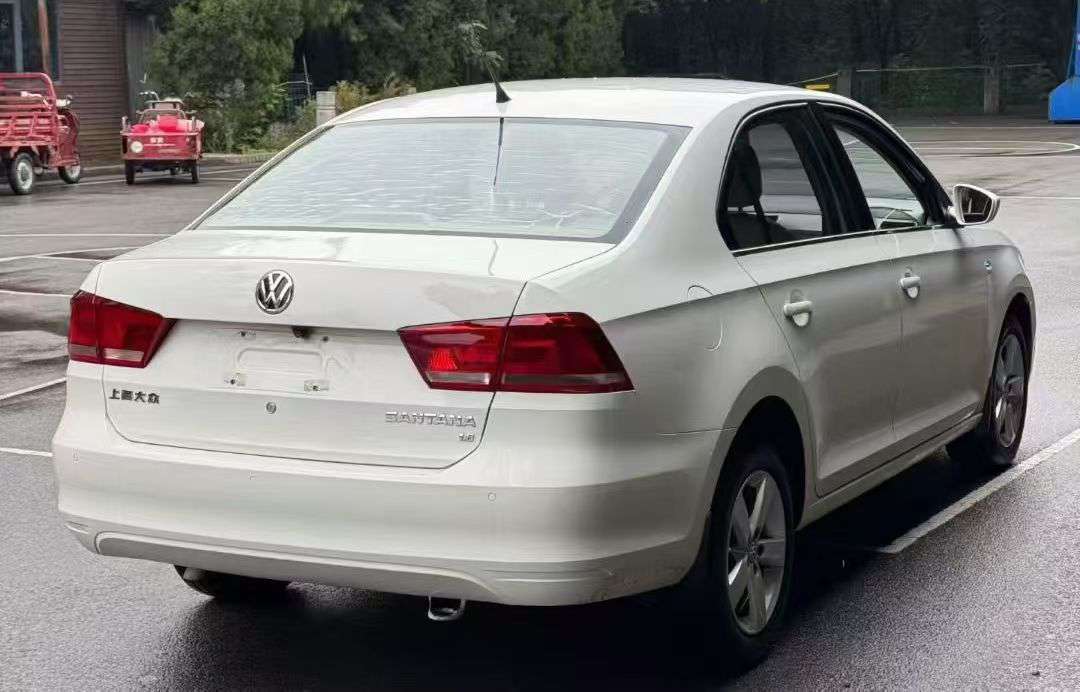 Volkswagen Santana 6