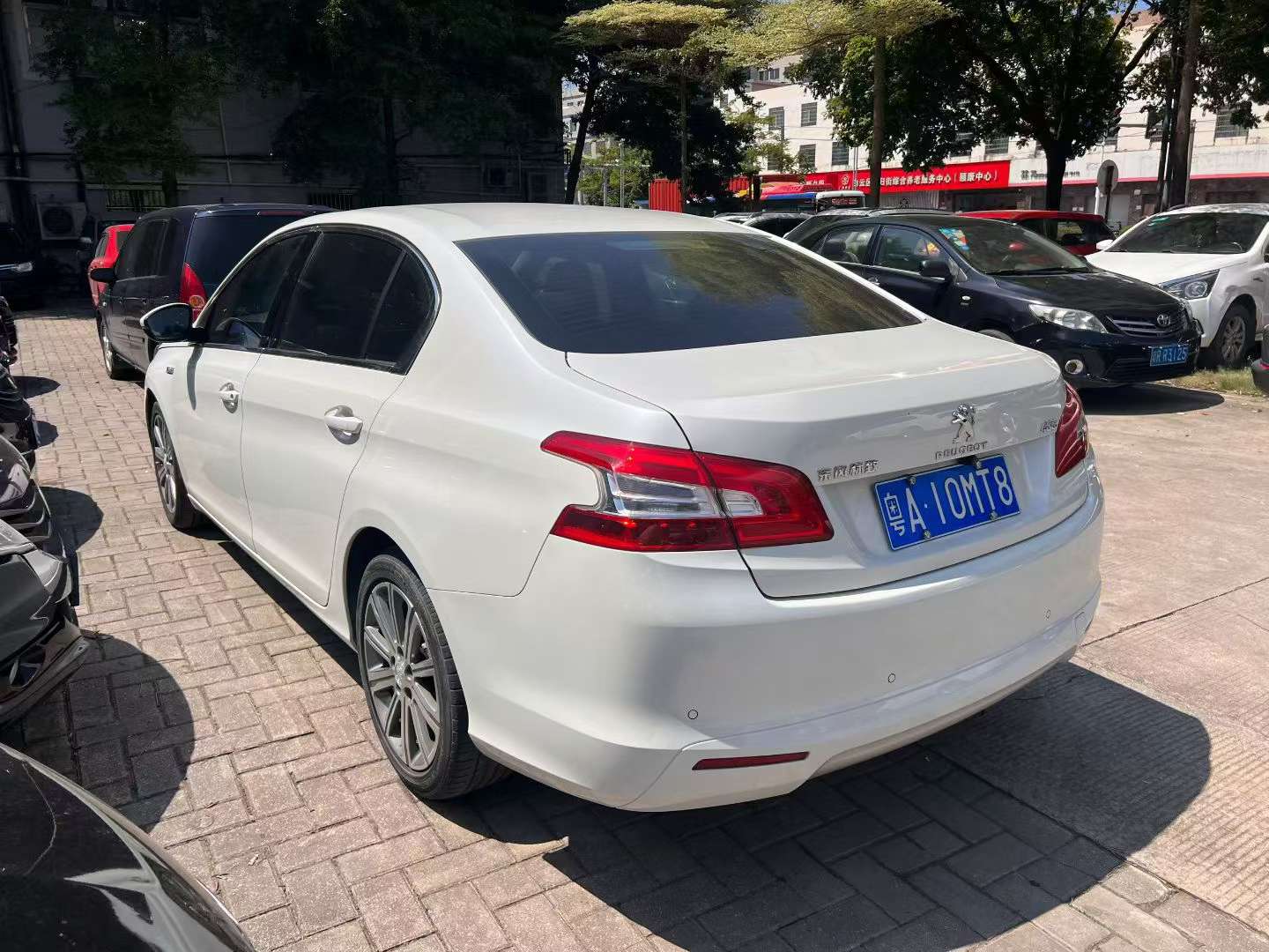 Peugeot 408 4