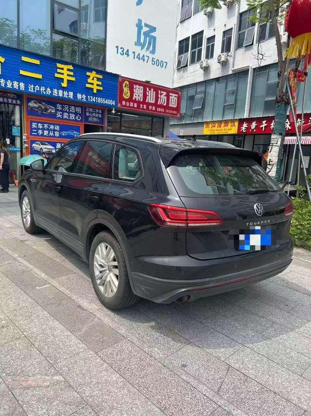 Volkswagen Touareg 2.0T Automatic Navigation Edition 3