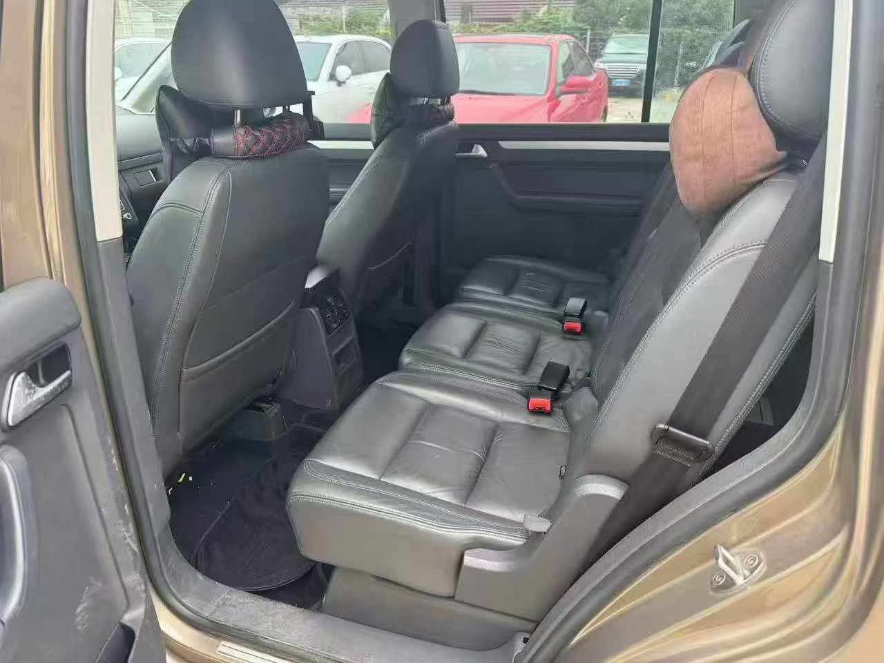 Volkswagen Touran 5